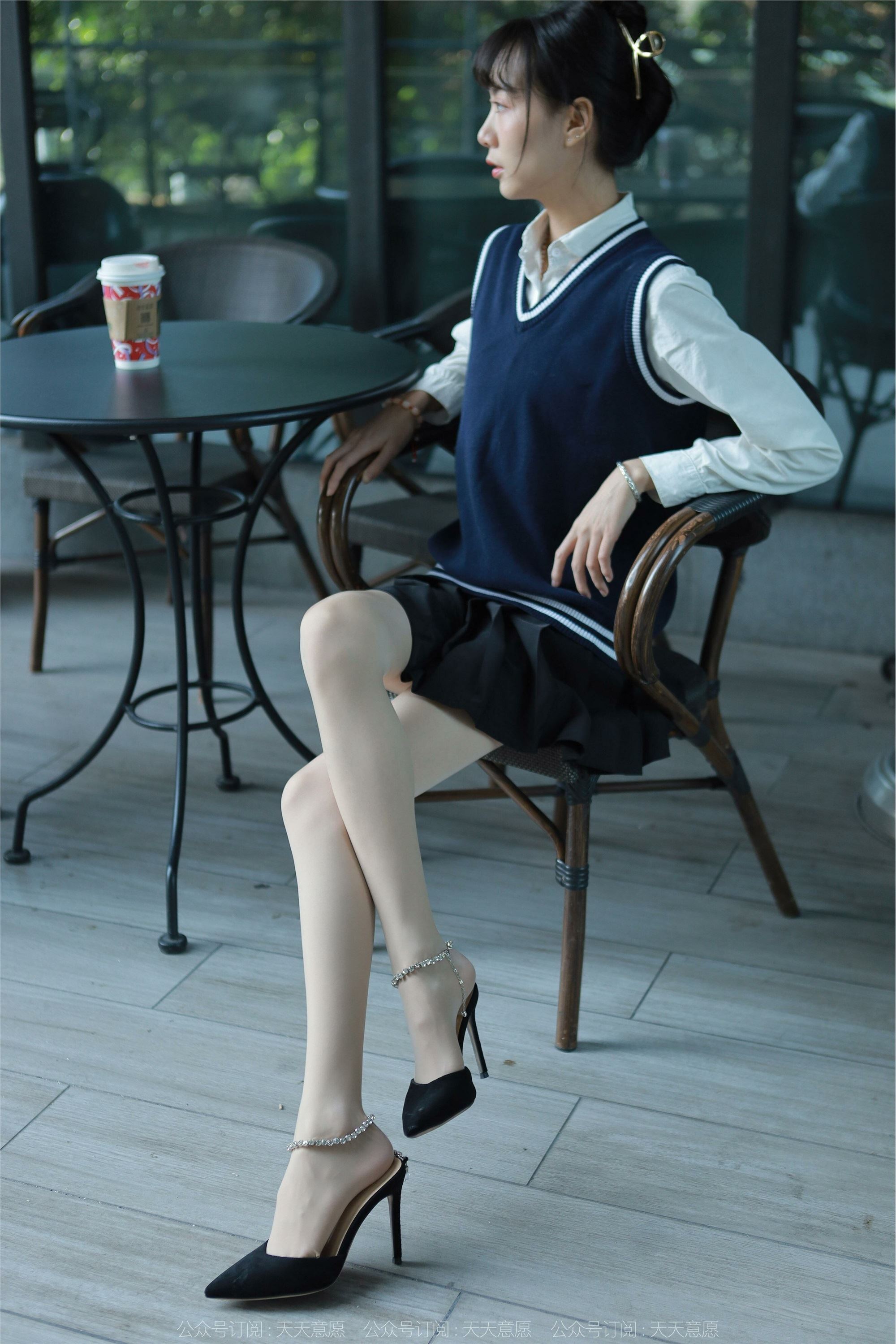 IESS异思趣向  2022.01.10 丝享家985：团团《纯玉学苑装》